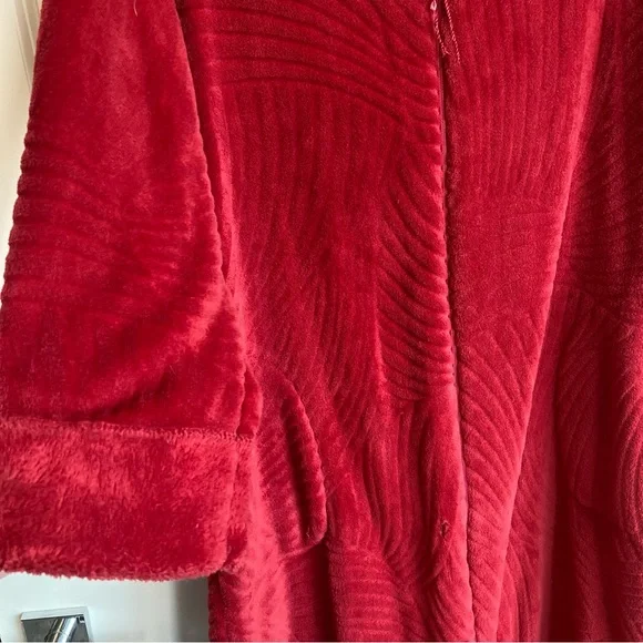 Red Zip Up Robe - Picture 3 of 4